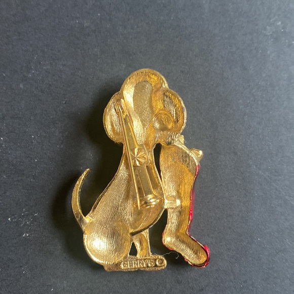 Cute goldtone Christmas pin - Picture 4 of 5